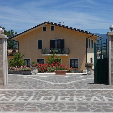 I Due Melograni Agriresort Tarano Buitenkant foto