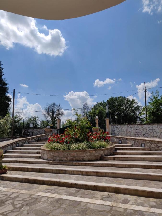 I Due Melograni Agriresort Tarano Buitenkant foto