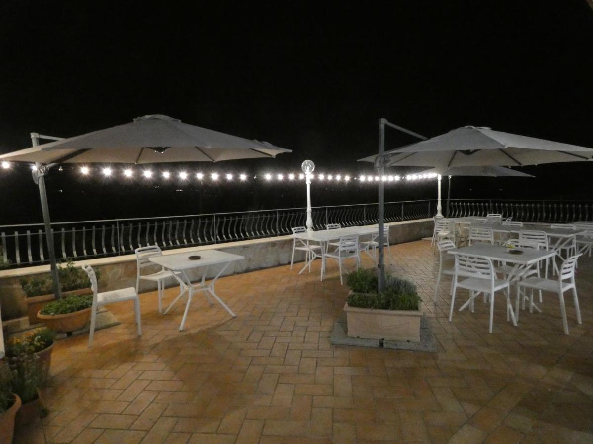 I Due Melograni Agriresort Tarano Buitenkant foto